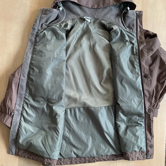 Mountain Equipment Co-op Hooded Rain Jacket - Picture 3 of 7
